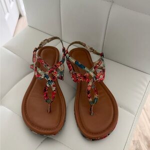 Kelly & Katie Multicolor Floral Sandals